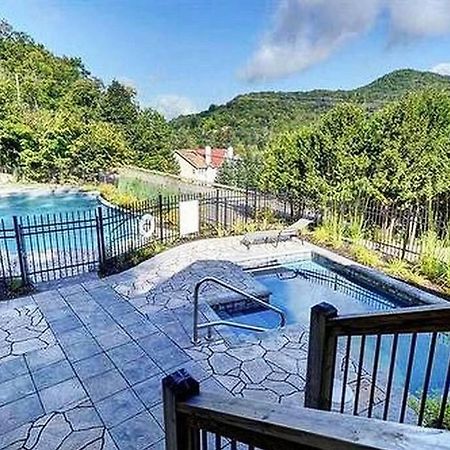 Condo Entier, Fully Equiped Pool And Spa Only In Summer Mont-Tremblant Eksteriør bilde